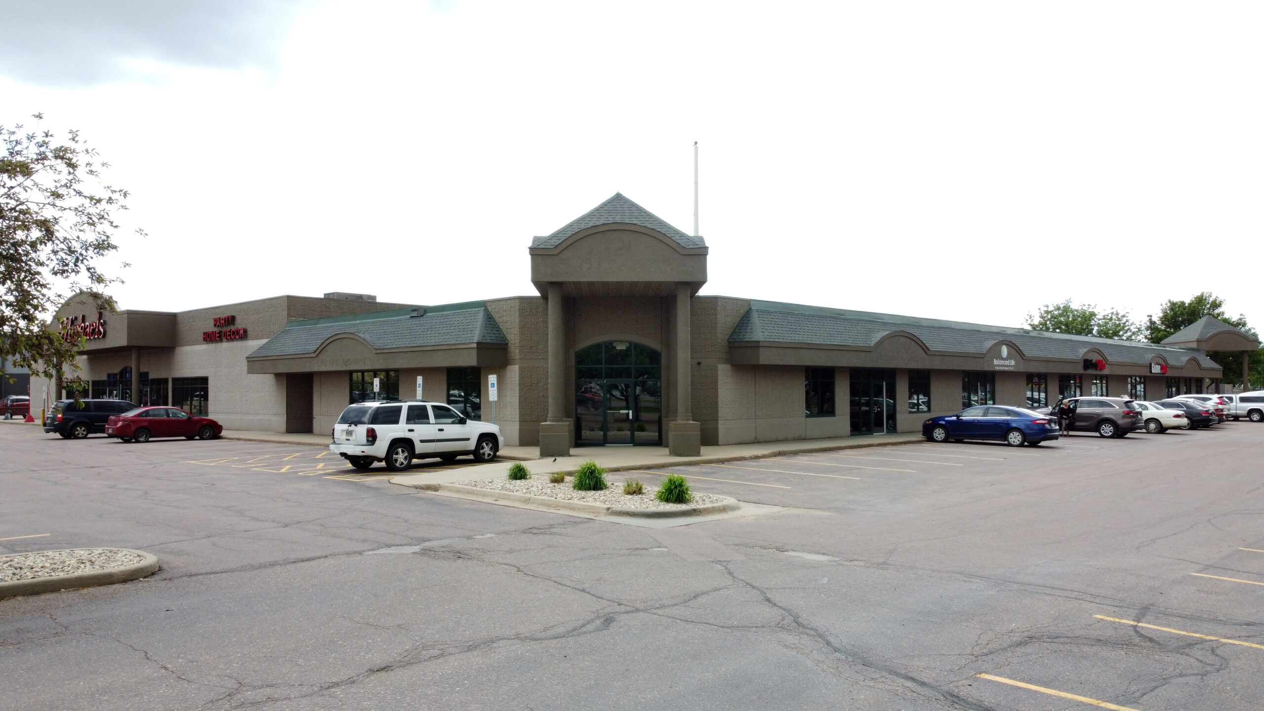 Meadows Square Suite 109 - 2,151.00 SF - Retail - For Lease - Sioux ...