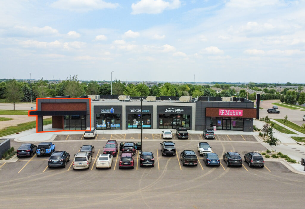 81 Gardens Retail – End Cap with Drive Thru