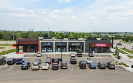 81 Gardens Retail – End Cap with Drive Thru