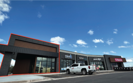 81 Gardens Retail – End Cap with Drive Thru