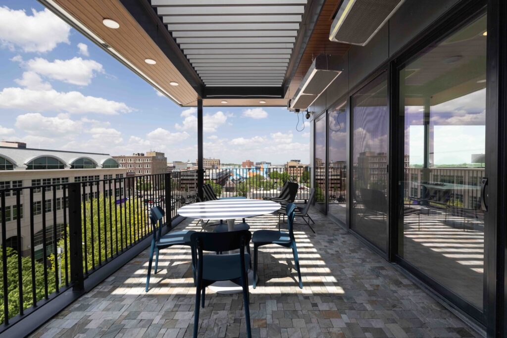 one2 community balcony