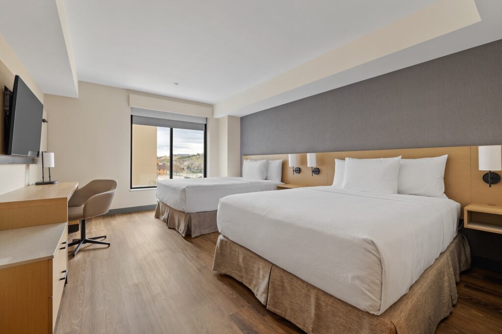 two bedroom queen deluxe room