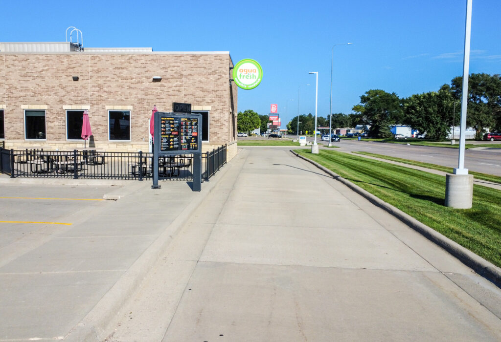 East Cherry Street retail building in Vermillion
