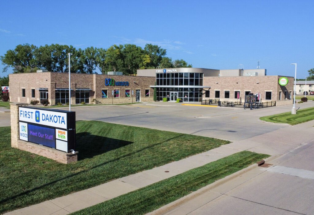 East Cherry Street retail building in Vermillion